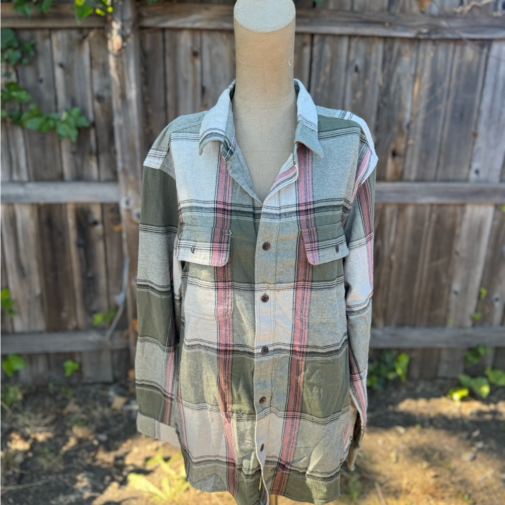 Plaid Button-Up Shirt in Green and Pink